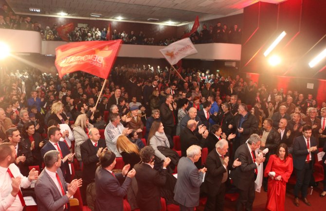 Bečić Đukanoviću: Ko može gore od tebe, trebalo bi da uđe u Ginisovu knjigu rekorda