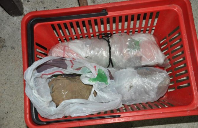 Kotoranin planirao osvetu sina: Policija spriječila likvidaciju bračnog para