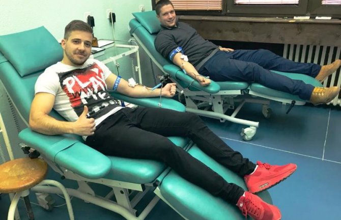 Bar: Omladina Socijaldemokrata donirala krv