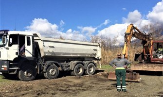 Očišćena blatna plaža u Igalu