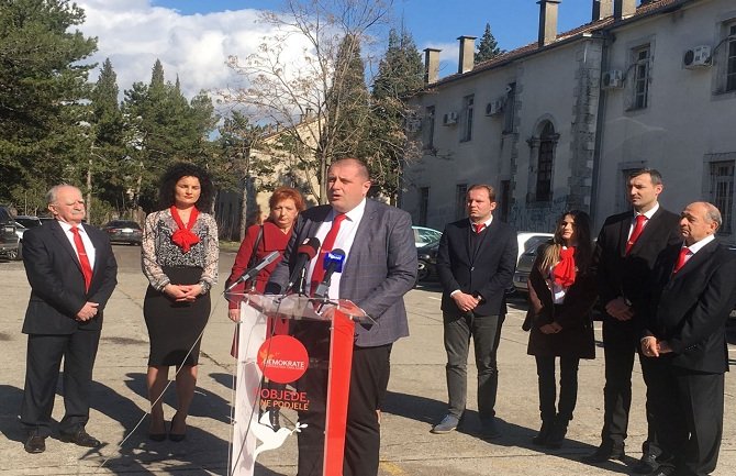 Čađenović: Stijepović nije uspio da završi mandat, a da ne pokuša da sprovede urbanistički zločin