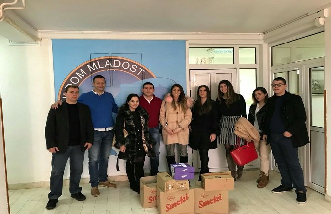 Mladi DPS Herceg Novi obradovali štićenike Doma 