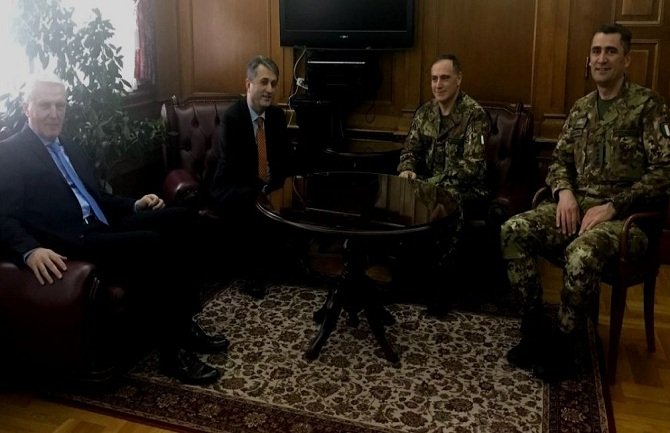 Nuhodžić se sastao sa komandantom NATO snaga na Kosovu