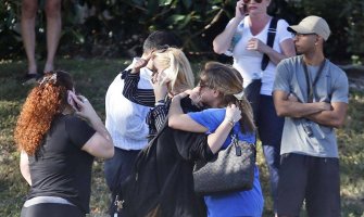 Florida: Bivši učenik ubio 17 osoba u školi, 19-godišnjak uhapšen (VIDEO)