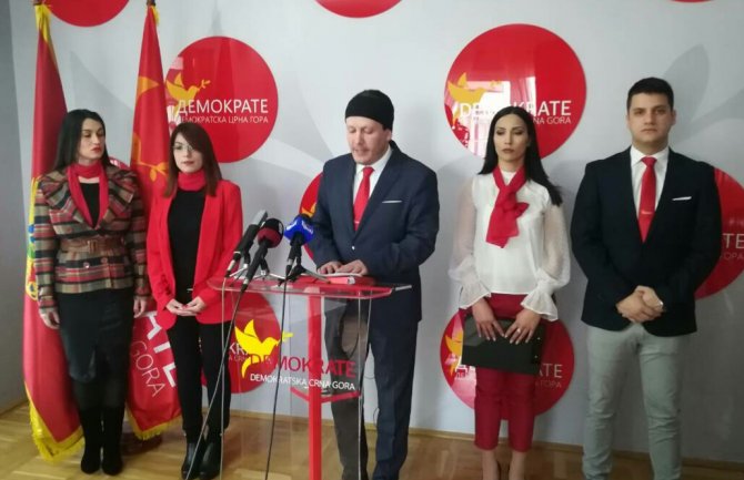 Nezakonito postupanje novokomponovane vladajuće DPS-SD većine na Cetinju