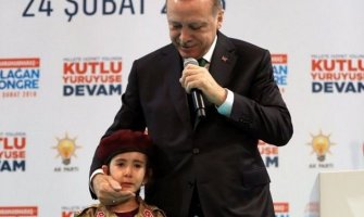  Erdogan poželio da djevojčica pogine: Sahranili bismo je sa zastavom(VIDEO)