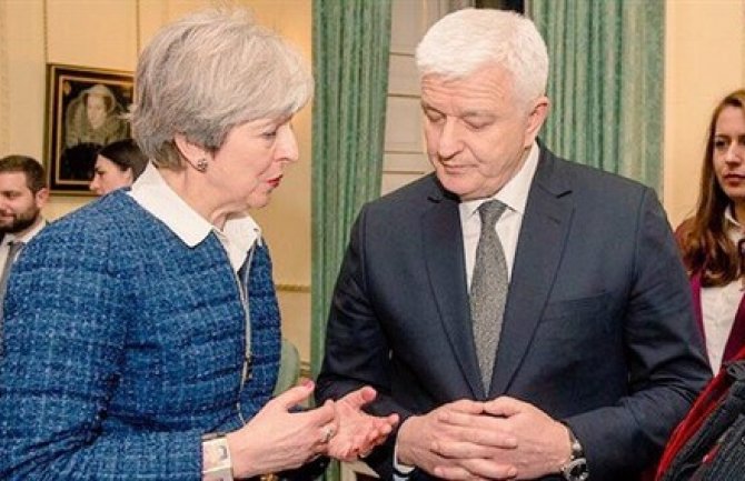 Marković sa britanskom premijerkom Terezom Mej: CG zahvalna na podršci 