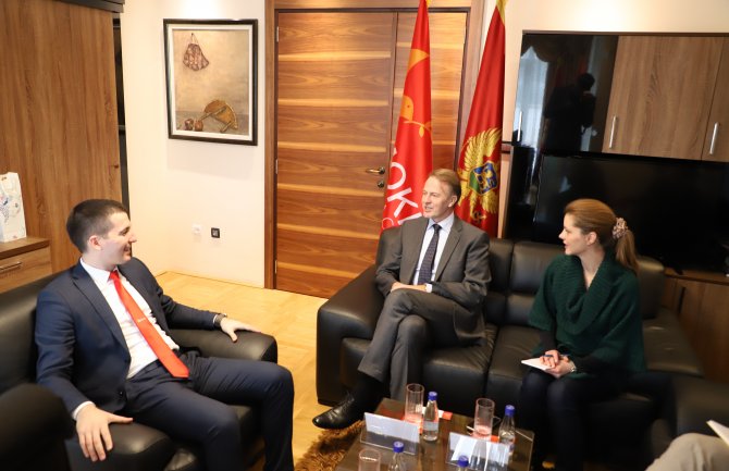 Sastanak Bečić-Orav: DPS ne može uvesti Crnu Goru u EU