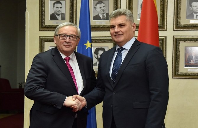 Junker: Parlament je hram demokratije, mjesto na kojem se debatuje o ispravnosti argumenata