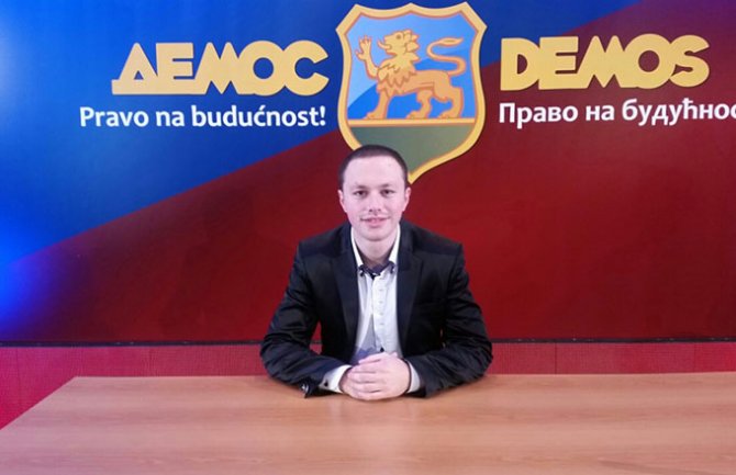 Vlahović o demarkaciji: Vladajuća elita u potpunosti izgubila kompas u vođenju države