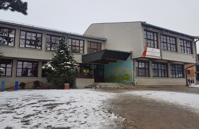 Nikad nije kasno: Djeca im studiraju, one idu u osnovnu školu