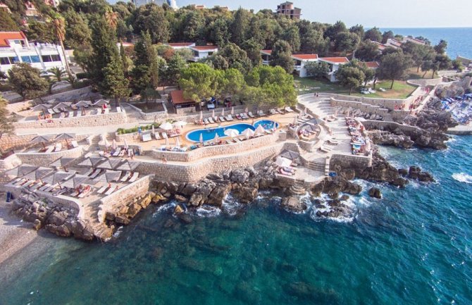 Sezoncima u Crnoj Gori plata i do 1.200 eura