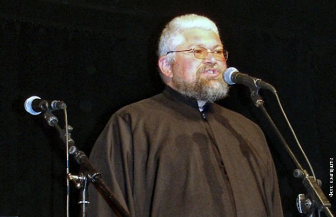 Sveštenik SPC predsjednički kandidat Srpske koalicije