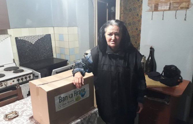 Potrebna pomoć za Milijanu: Starica u kontejnerima pronalazi hranu