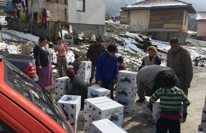 Pljevlja: Više od 100 korisnica usluga Skloništa za žrtve nasilja obradovalo svoju djecu poklonima