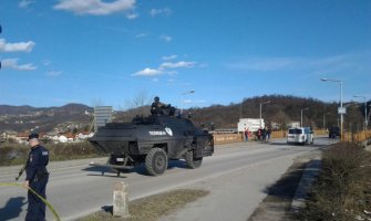 Doboj: Zapucao na policiju, tukao ih pištoljem pa oteo taksi i pobjegao