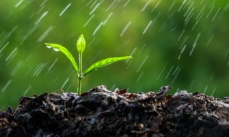 Promjenljivo oblačno, povremeno kiša ili pljuskovi