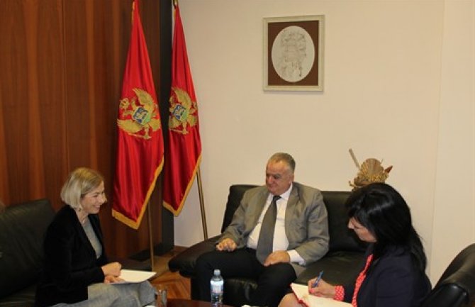 Potreban veći broj žena na mjestima odlučivanja