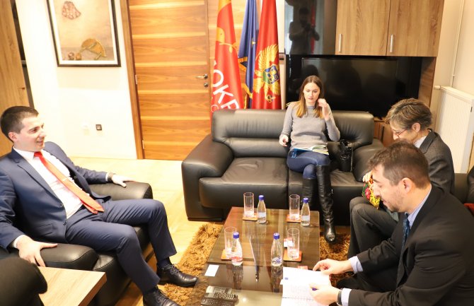 Fer izbori dok je DPS na vlasti mogući kao i snijeg na +40 