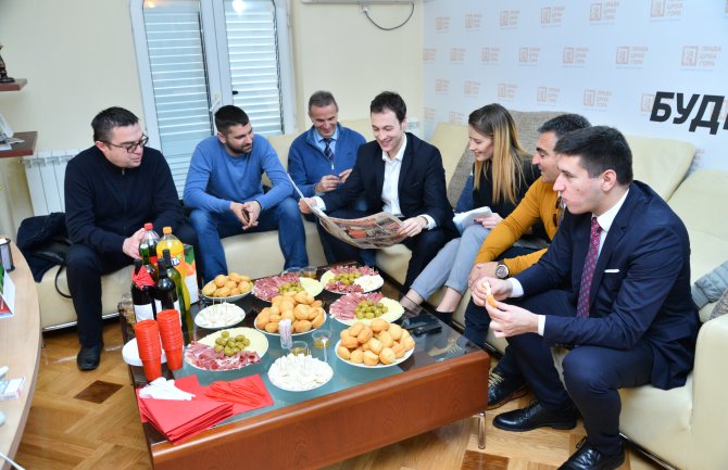 Milačić: Novinari da dobiju status službenih lica