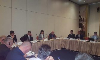 Prezentuju način djelovanja savremenih policijskih stuktura u rješavanju kriza 