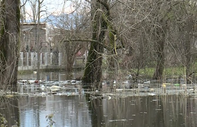 Voda se povlači iz poplavljenih zetskih sela, ali prijeti strah od zaraznih bolesti