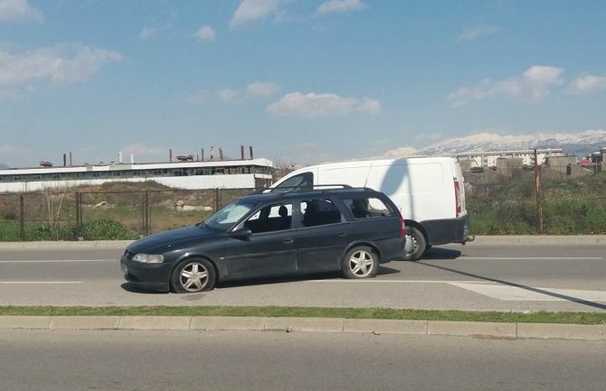 Osumnjičeni za porodično nasilje u Bijelom Polju bježeći od policije napravio karambol u saobraćaju