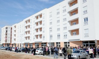 Uručeni ključevi 88 stanova za porodice penzionera Podgorice