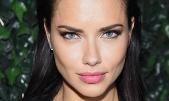 Adriana Lima objavila fotografiju svoje egzotične dijete