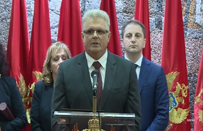 URA: Direktor Srednje pomorske škole krivično da odgovara zato što je dozvolio održavanje DPS skupa u sali škole