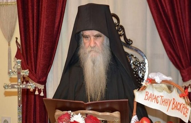 Amfilohije poručio da samo pobjeda nad smrću daje smisao