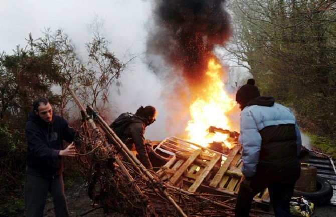 Sukobi u Francuskoj prilikom uklanjanja protestnog kampa na zapadu zemlje