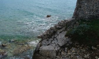 Promjenljivo oblačno, ponegdje moguća slaba kiša