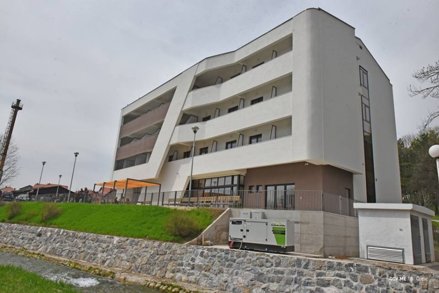 305815712042039335135948371826604996820992n