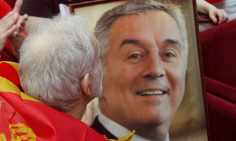 Đukanović novi šef države, slavlje na ulicama Podgorice i Bijelog Polja (FOTO/VIDEO)