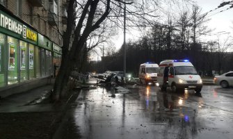 Nevrijeme u Moskvi: Uraganski vjetar lomio stabla, 17 osoba povrijeđeno, dvije poginule(VIDEO)(FOTO)