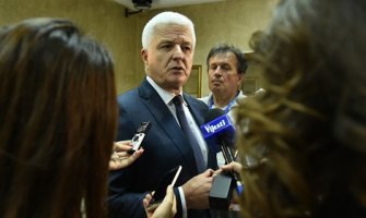 Marković: Bilbordi u Budvi su falsifikovanje istorije