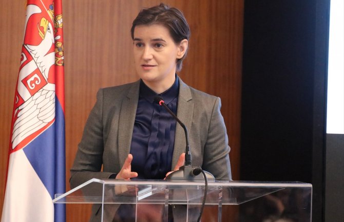 Brnabić djevojkama: Ne dozvolite da vam iko kaže da nešto ne možete