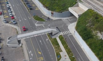 Rješavanje saobraćajnih gužvi: Bemaks poklanja pasarelu Sutomoru (FOTO)