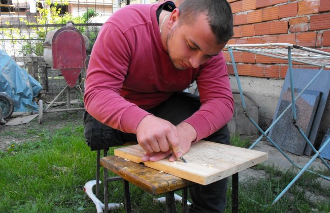 Savo (17) planinari, vozi bicikl i trenira plivanje iako je izgubio desnu nogu(FOTO)