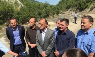 Kosovo: Potraga za policajcima koji su se survali u rijeku