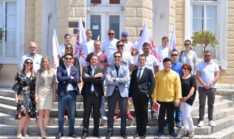  Prava Crna Gora predala listu za izbore u Baru, Čarmak nosilac