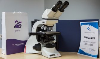 Komercijalna banka donirala mikroskop Centru za patologiju