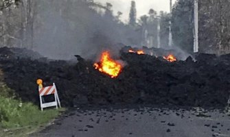 Snažni zemljotresi na Havajima, lava šikljala 30 metara u visinu (VIDEO)