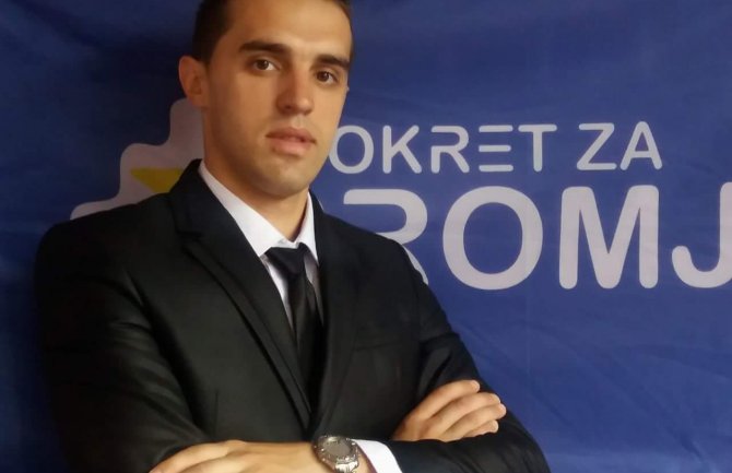 Kurpejović BS-u: Kleli ste se da naknade majkama nećete ukidati