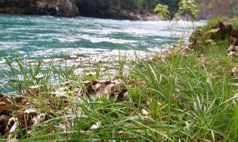 Promjenljivo oblačno sa sunčanim intervalima, pljuskovi mjestimično popodne