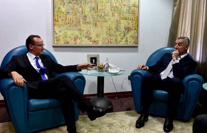 Kirhbaum  odao priznanje Đukanoviću za lični doprinos strateškom kursu Crne Gore