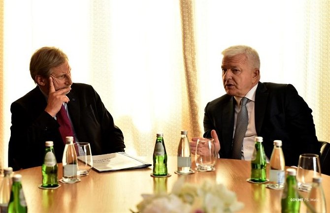 Marković u ponedjeljak sa komesarom Hanom