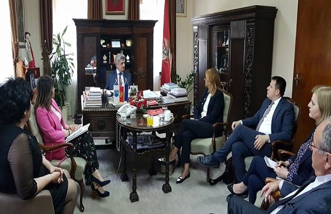 MJU: Donirana sredstva za uređenje kampusa škole