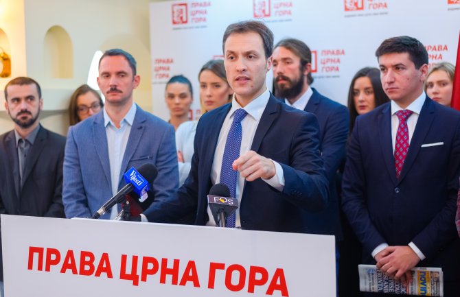 Milačić: Mugoša aplauzima na mitinzima DPS-a kupuje slobodu